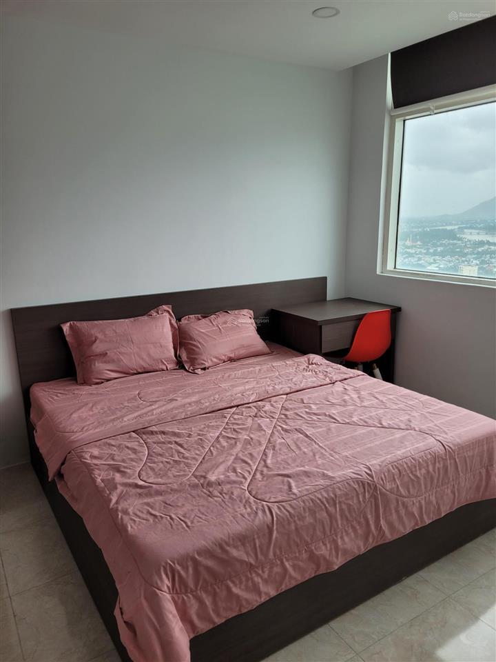 Bán căn hộ 3ty2 tầng 31 , 70m2 vị trí độc đáo , ngay giếng trời cực hiếm, 2pn