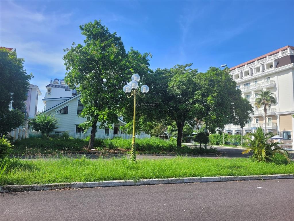 Bán lô đất biệt thự, lô góc 2 mặt đường 36 và 21m vị trí đẹp trong khu