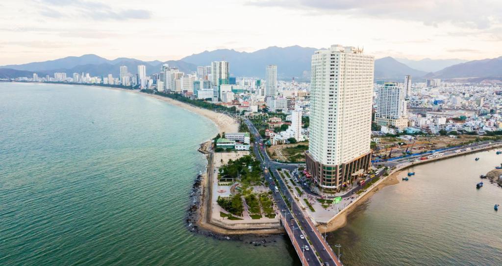 Cho thuê căn hộ view biển 70m2, 2 phòng ngủ