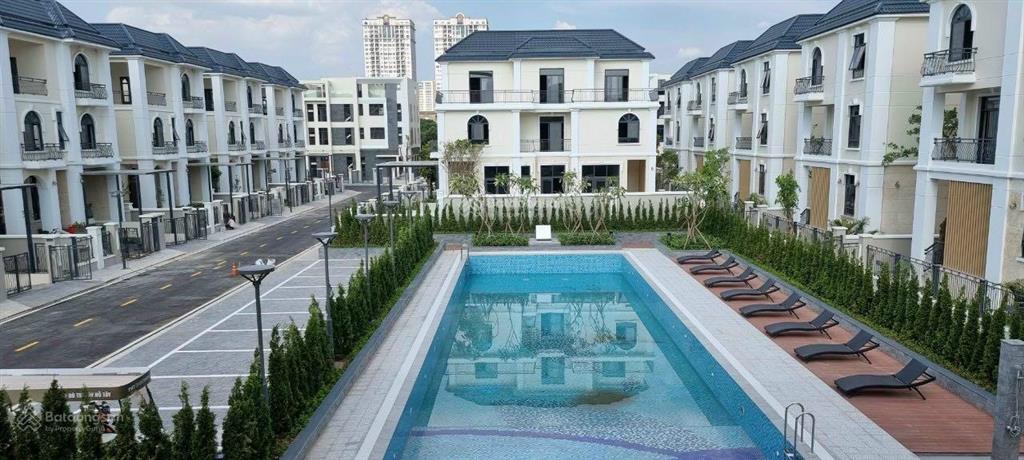 Bán biệt thự đơn lập starlake giai đoạn 2, hướng nam, xây 3 tầng 1 hầm, đường lớn, giá thương lượng