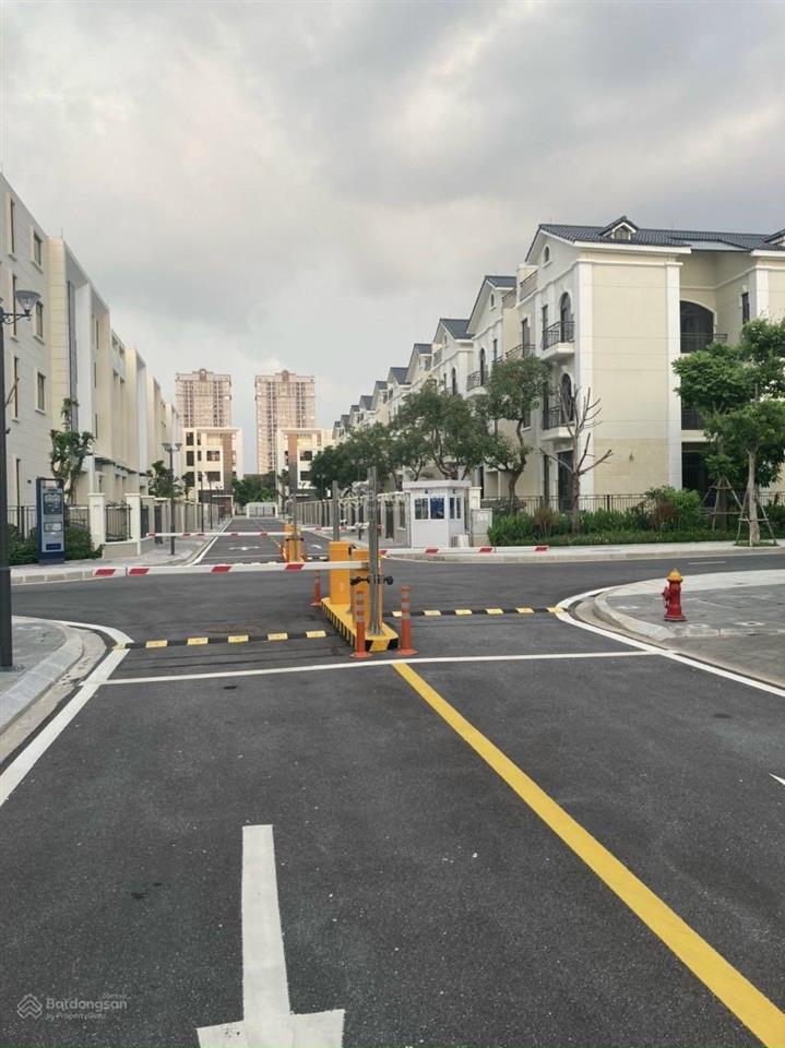 Chính chủ cần bán biệt thự song lập k3 starlake, vị trí đẹp, giá rẻ nhất khu, không lỗi phong thuỷ