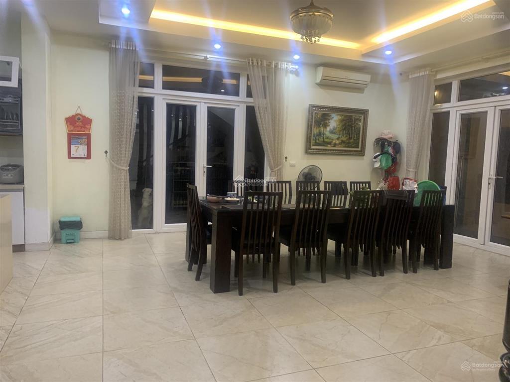 Chính chủ bán biệt thự ciputra 180m2, nội thất đầy đủ, view đẹp hướng đẹp, giá trao đổi trực tiếp