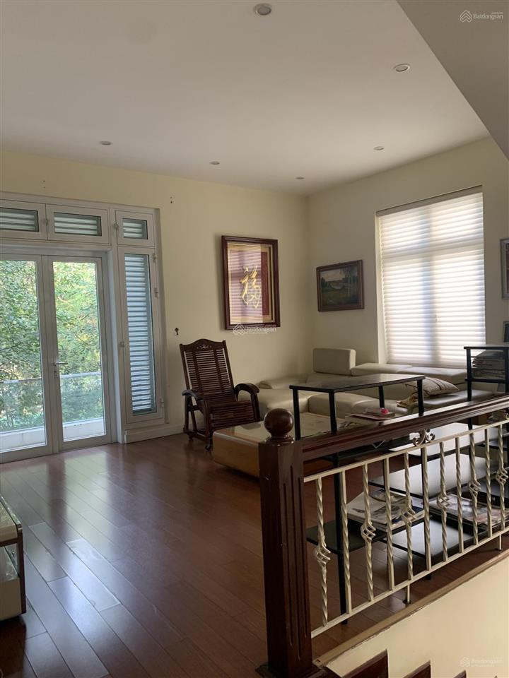 Chính chủ bán biệt thự ciputra 180m2, nội thất đầy đủ, view đẹp hướng đẹp, giá trao đổi trực tiếp