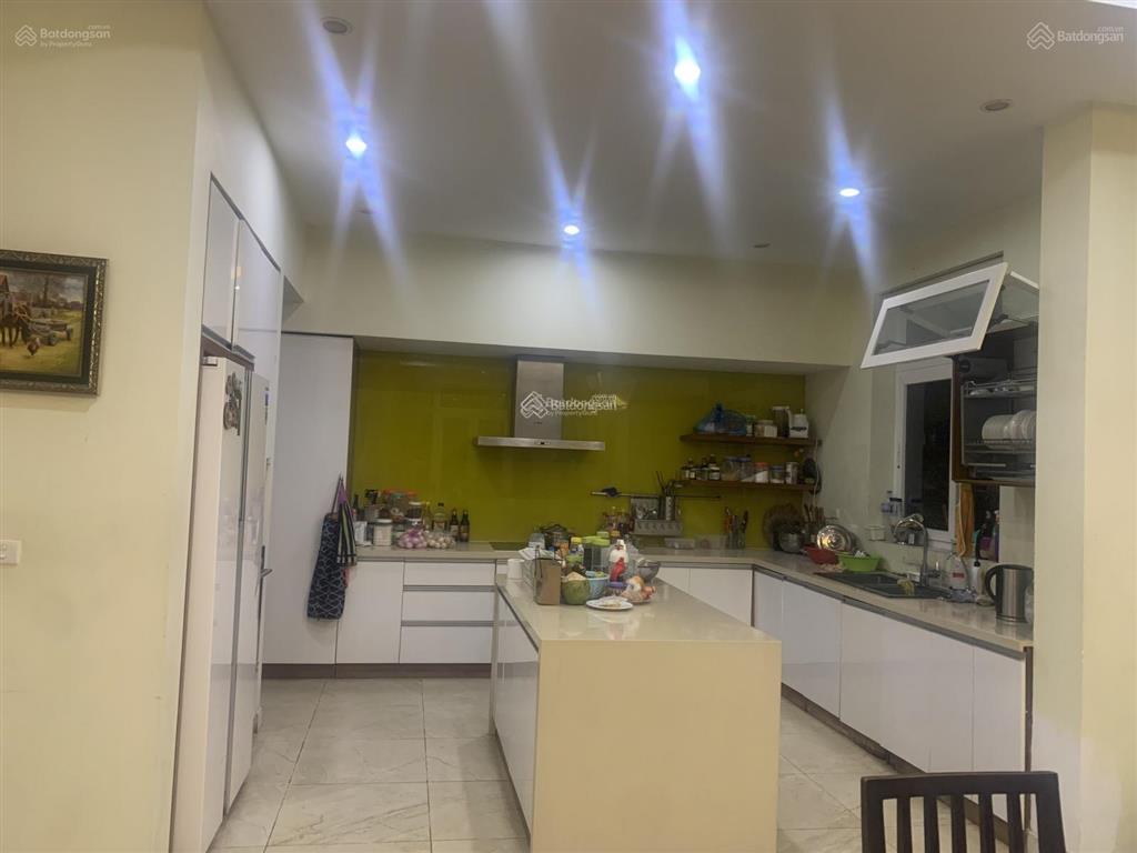 Chính chủ bán biệt thự ciputra 180m2, nội thất đầy đủ, view đẹp hướng đẹp, giá trao đổi trực tiếp