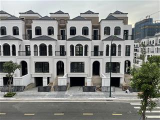 Bán liền kề ciputra 140m2 mt 7m, thiết kế 4 tầng 1 hầm, có 6 phòng ngủ, hướng tây nam cực hiếm