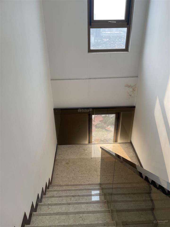 Bán căn hộ duplex starlake, tầng cao view đẹp, hướng nam mát mẻ, thiết kế đẹp, nội thất cao cấp