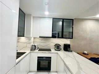 Bán căn 2pn 2wc  107m2 rộng rãi, view sân vườn + hồ bơi, giá 16,5 tỷ all in