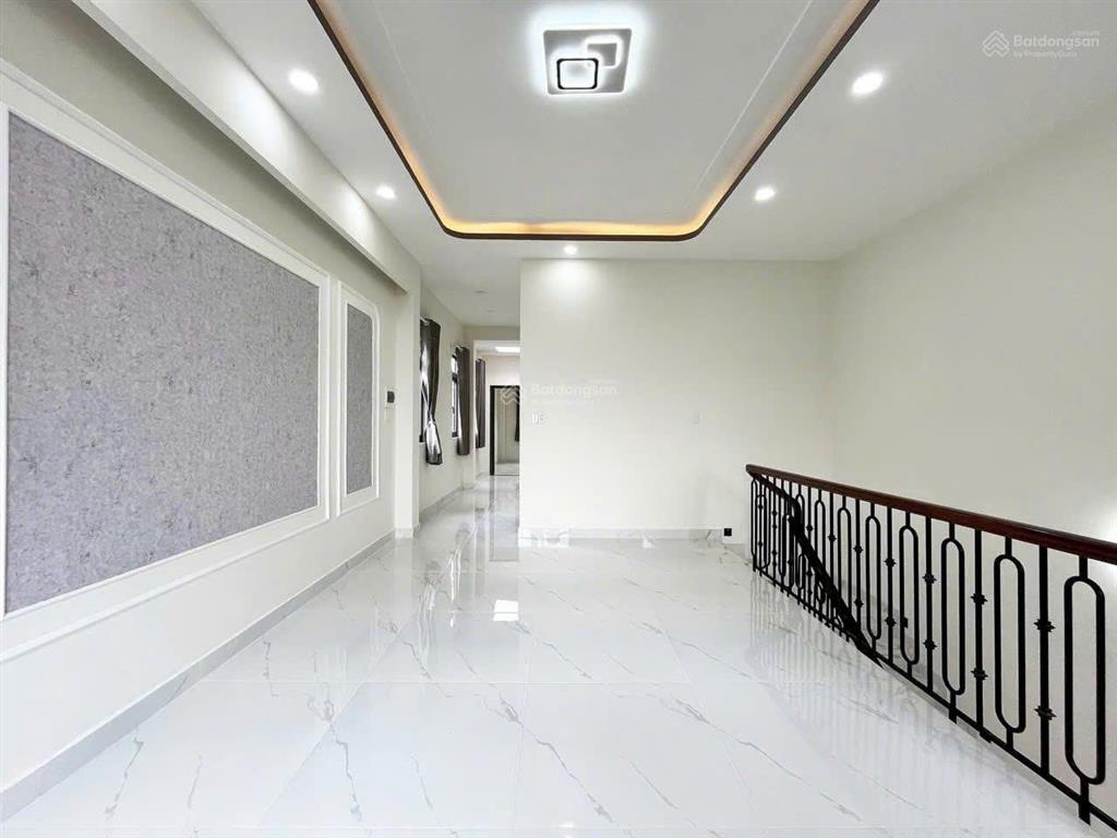 Chủ ngộp giảm 200triệu chỉ còn 1t990. bán nhà 100m2 gần bửu long 1 sẹc đường chính