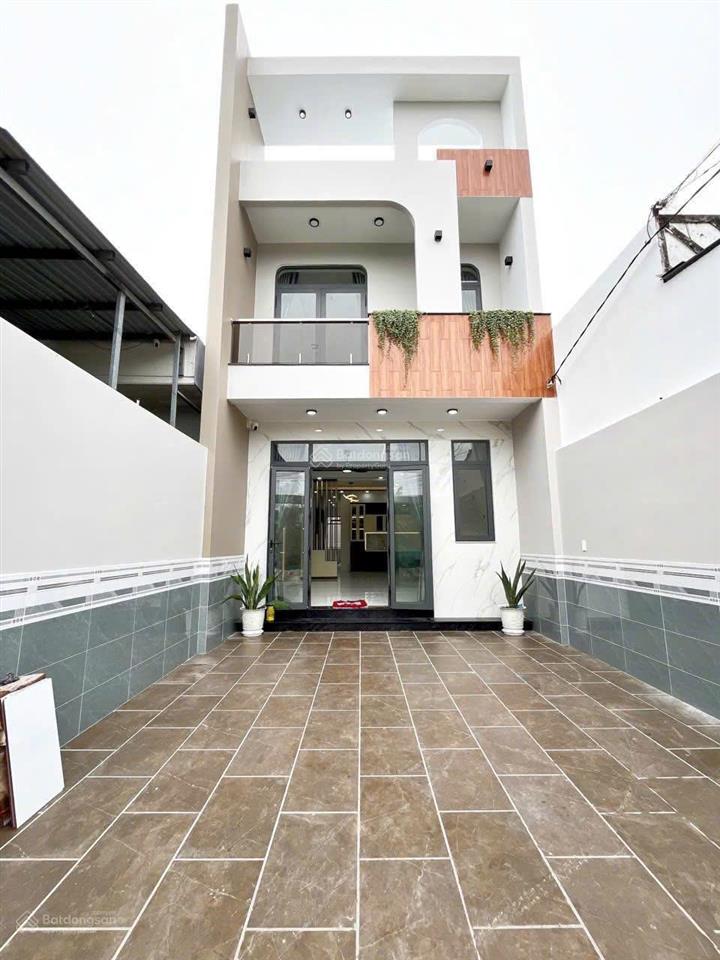 Chủ ngộp giảm 200triệu chỉ còn 1t990. bán nhà 100m2 gần bửu long 1 sẹc đường chính