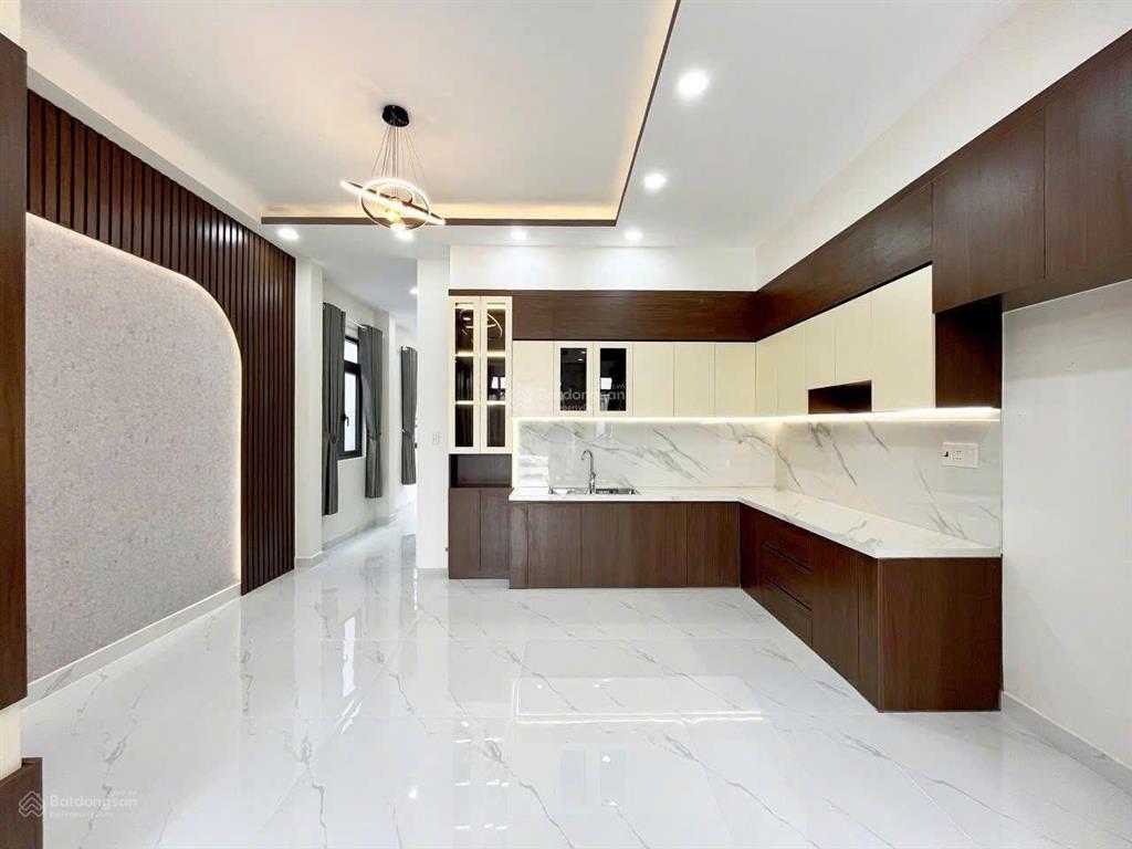 Chủ ngộp giảm 200triệu chỉ còn 1t990. bán nhà 100m2 gần bửu long 1 sẹc đường chính