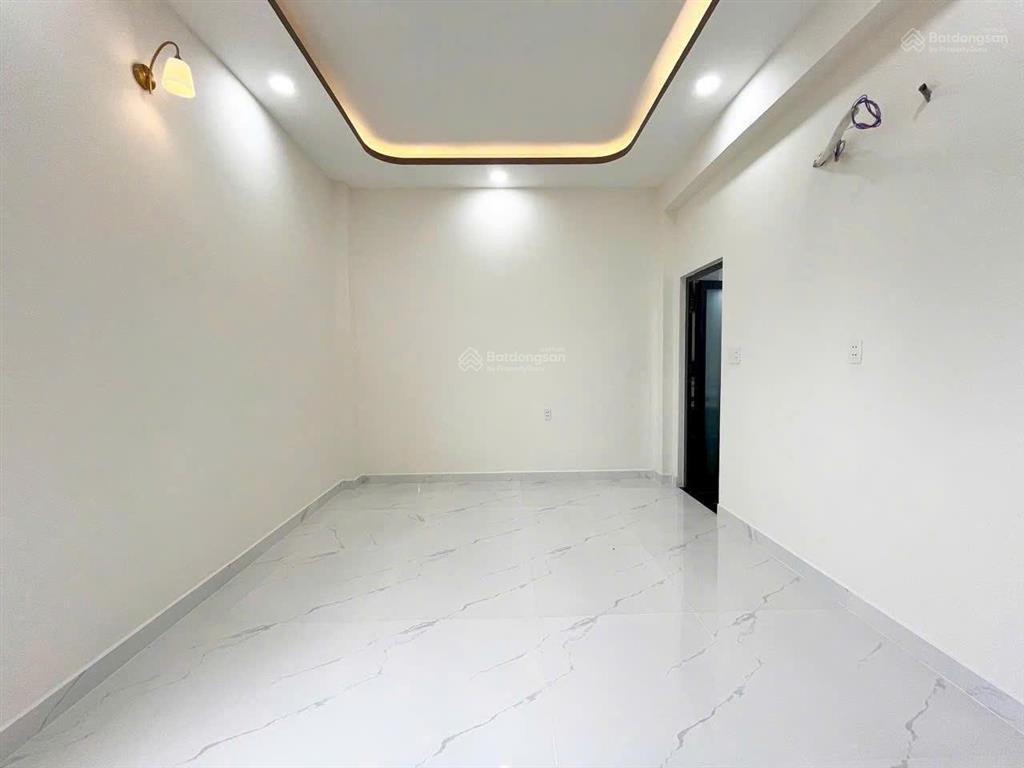 Chủ ngộp giảm 200triệu chỉ còn 1t990. bán nhà 100m2 gần bửu long 1 sẹc đường chính