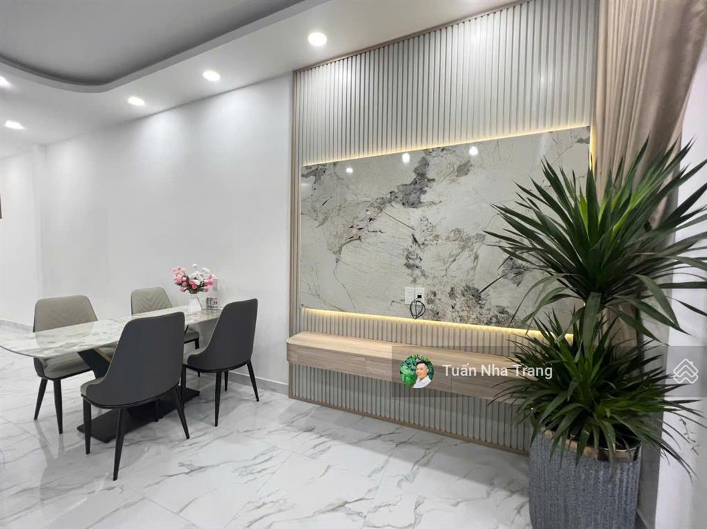 Giá tốt  căn nhà 78,5m2 ngay trung tâm p. nam nha trang (phước hải cũ)  3tỷ9(sổ hoàn công)