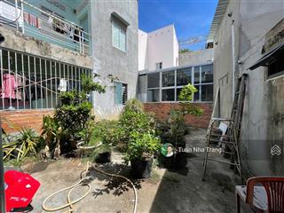 Nhà cấp 4 gần bãi tắm hòn chồng, nha trang. cách biển 300m. giá tốt