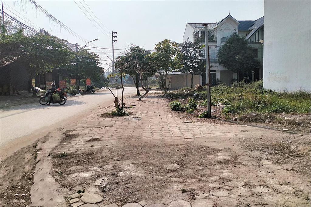 Bán đất chính chủ 100m2 full cư mặt tiền 5m. tái định cư bắc phú cát, thạch hoà, thạch thất giá rẻ