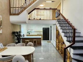 Bán nhà mai hương hai bà trưng, 40m2, mt 4.2m, lô góc, giá 8.2 tỷ