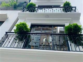 Hàng hiếm còn sót lại cầu giấy, lô góc, view hồ, gara ô tô. dt 56m2 x 6 tầng. mặt tiền 5.2m