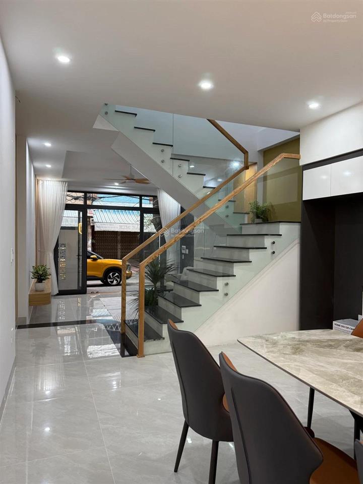 Siêu đẹp nhà mới full nội thất phố vip kinh doanh đỉnh các trường đại học bao quanh
