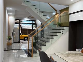 Siêu đẹp nhà mới full nội thất phố vip  kinh doanh đỉnh  các trường đại học bao quanh