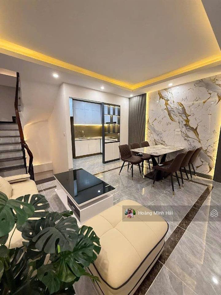 Siêu phẩm nhà mới, full nội thất vip, 5 tầng, 3 pn đủ công năng, giá 8.35 tỷ