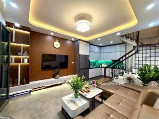 Chính chủ bán gấp căn nhà phố trần phú, hà đông, ô tô đổ cổng, nội thất vip dt 35m2x5t, 8.35 tỷ