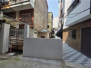 BÁN ĐẤT NGUYỄN SƠN - LONG BIÊN – Ô TÔ VÀO ĐẤT – 77m² - MT 4,5m - GIÁ 14,5 TỶ