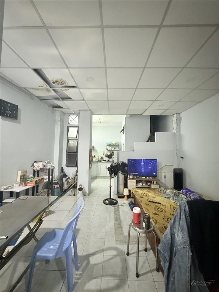 Nhà đẹp ở ngay  diện tích lớn, trung tâm gò vấp, gần chợ  chỉ 4.2 tỷ