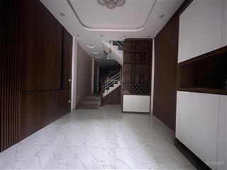 Bán nhà trung hoà, cầu giấy  gần phố, trước nhà 2.5m  47m2, 12,9 tỷ ctl