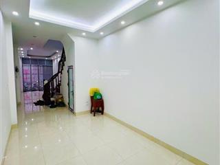 Bán phân lô cầu giấy  ô tô tránh vào nhà, vỉa hè, dân xây  46m3, nhỉnh 18 tỷ