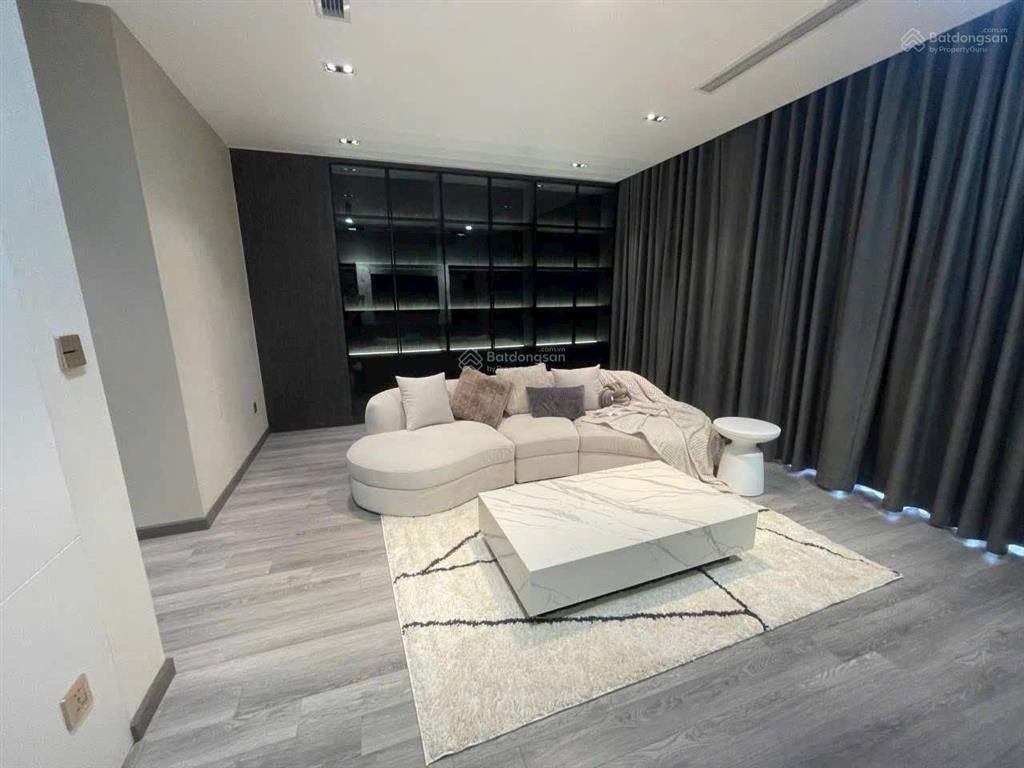 Mới ra  biệt thự mặt phố hoàng quán chi  150m2  32 tỷ   0978 025 ***