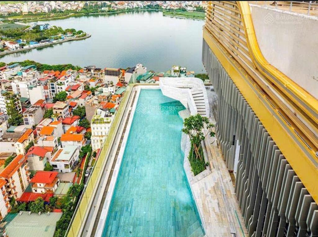 4 phòng ngủ tầng cao  úp mặt hồ tây  182m2  26 tỷ   0978 025 ***