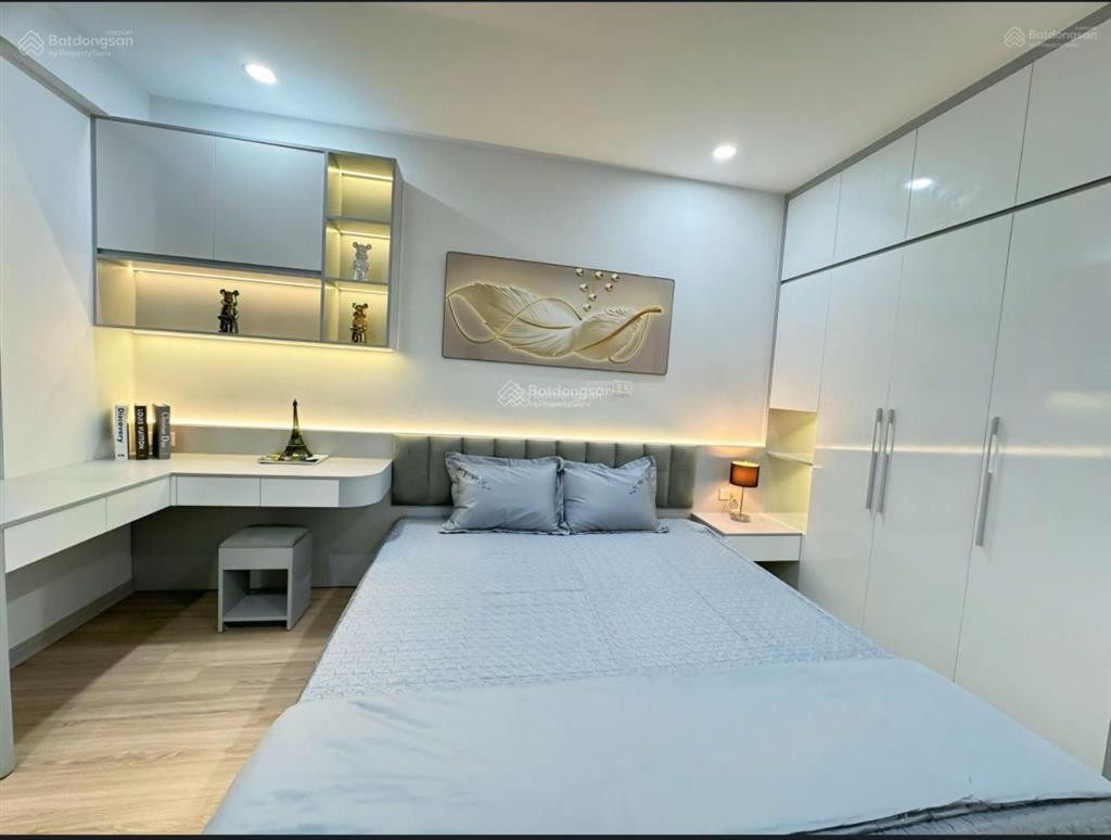 Mới ra  bán gấp căn 4 phòng ngủ đã sửa  136m2  giá 12 tỷ   0978 025 ***