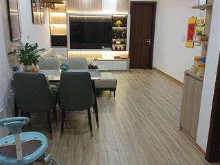 Chính chủ bán căn hai phòng ngủ hai wc, view hồ toà vp6 linh đàm