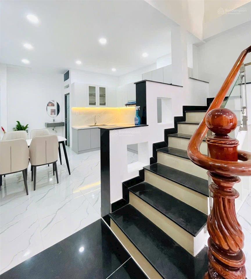 Bán nhà gần kđt vạn phúc giá 2,19 tỷ  trục quốc lộ 13, p. hiệp bình phước, thủ đức  sổ riêng