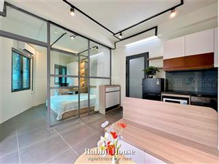 Phòng mới xây tách bếp thiết kế hiện đại