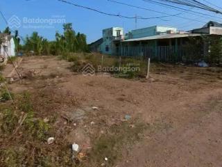 Lô đất cách ubnd phước vĩnh tây 200m , vị trí đẹp ra giá 520tr, sổ hồng riêng , mua bán kinh doanh.