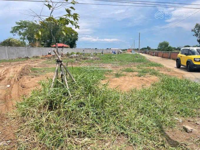 Đối diện kcn an nghiệp , thành phố sóc trăng , vị trí an cư dân cư đông đúc chỉ 585tr , đất có sổ.