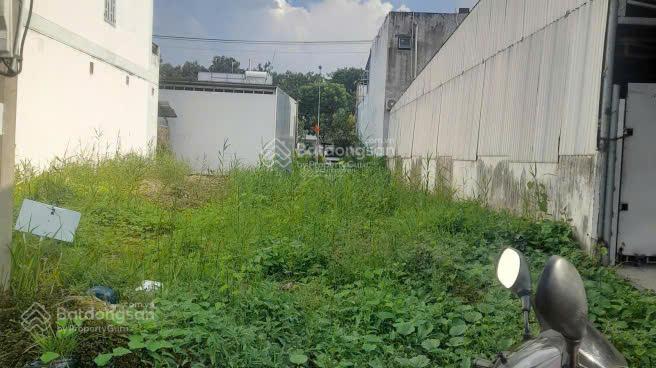 Nằm phía sau khu công nghiệp giao long , đất full thổ cư 100m2 giá tốt 485tr , sổ đất riêng .