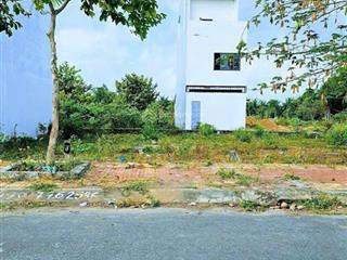 Em còn vài nền ngay thị trấn ba tri , khách hàng mua nhanh em để giá tốt 620tr , 100m2 , sổ riêng.