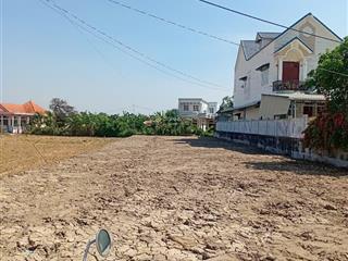 Nền đất ngay trường thpt phạm văn sáng. 120m2/980tr. sổ sẵn , xây dựng tự do. 1/phan văn hớn.