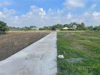 Chính chủ gửi bán 126m2 đất thổ, đường xe hơi, giá 520 triệu, sổ hồng riêng, cách tphcm chỉ 18km