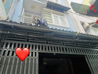 ***q4 4 tầng kiên cố  ngang 5m bề thế sát tôn đản nội thất gỗ căm xe