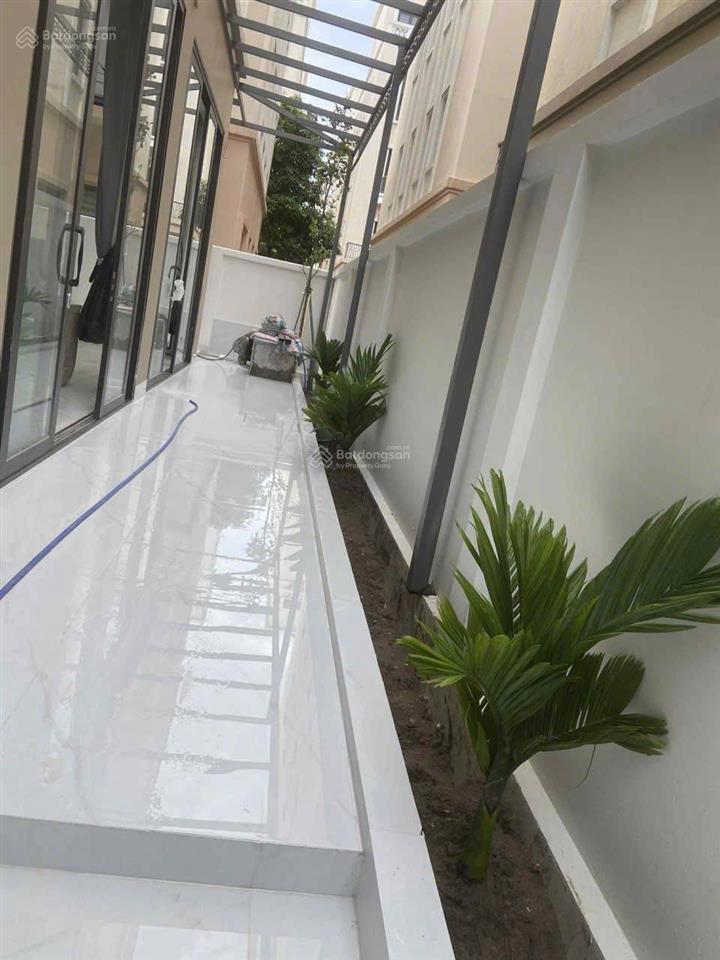 Cho thuê phân khu san hô nhà 2 tầng mới tinh, không khí mát mẻ, gần vincom
