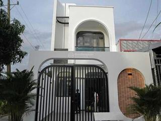 Chủ ngộp hạ giá 300 triệu bán nhà lầu góc 2 mặt tiền mới xây cực đẹp gần biên hoà hướng đi bửu long