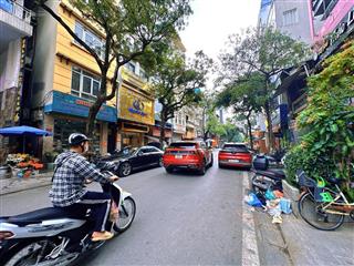 Mặt phố, toà nhà quyền lực, thang máy, hầm để xe, dòng tiền đỉnh. dt 165m2 9t mt 6,5m giá 110 tỷ