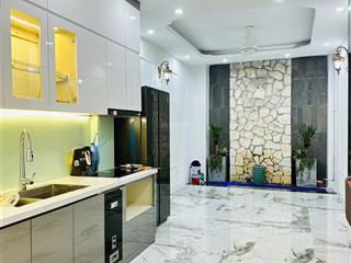 Nhà mới kính coong, full nt xịn, ngõ thông oto đỗ cửa, thang máy xịn. 65m2 6t mt 4m giá 15,5 tỷ