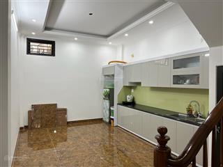 1nhà ra mặt phố kinh doamh sầm uất, nhà đẹp dân xây full nt. ngõ thông. dt 25m 5t mt3m giá 7,5 tỷ
