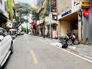 Mặt phố hiếm, kinh doanh vp, thông sàn, thang máy, dòng tiền đỉnh, oto vào nhà.dt110m7t giá 120tỷ