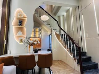 Nhà mới xách vali vào ở ngay, full nội thất, p.7 tân bình, ngang 3m8, 3 tầng, hẻm xe hơi
