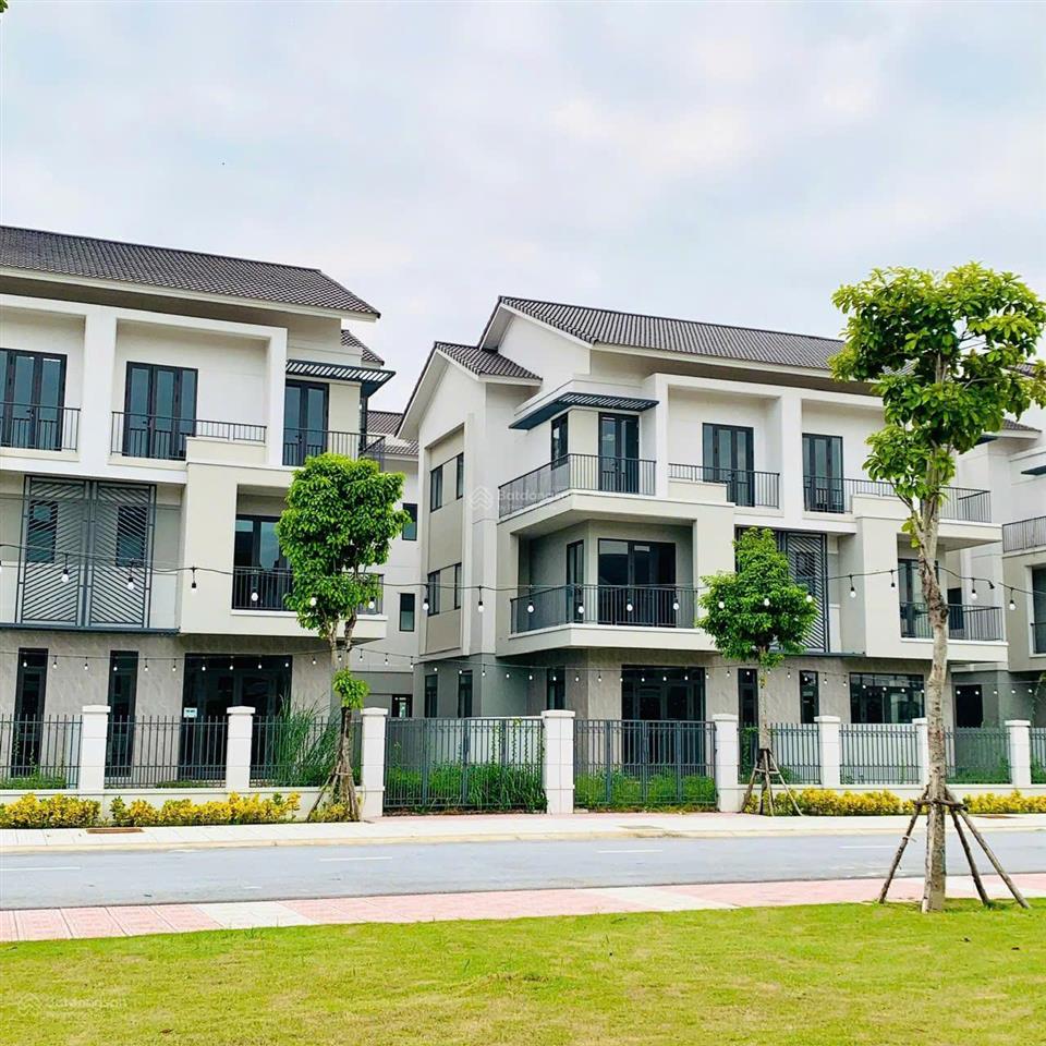 Duy nhất một căn bt song lập 12,2ti 3 tầng 180m2 hướng nam cách trung tâm hà nội 12km