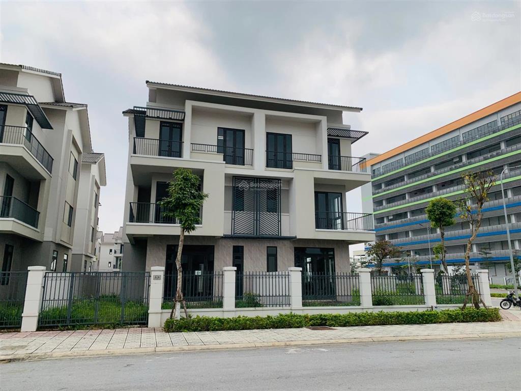 Duy nhất một căn bt song lập 12,2ti 3 tầng 180m2 hướng nam cách trung tâm hà nội 12km